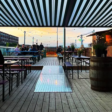 Urban Camper & Bar Vandrerhjem *