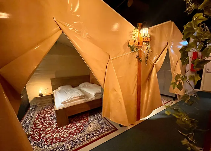 Urban Camper & Bar *