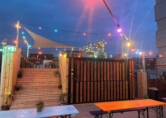 Urban Camper & Bar Hostal Copenhague