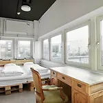 Urban Camper & Bar Vandrerhjem