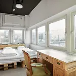 Urban Camper & Bar *