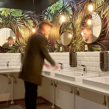 Urban Camper & Bar Hostel *