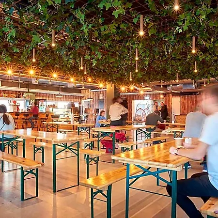 بيت شباب Urban Camper & Bar *