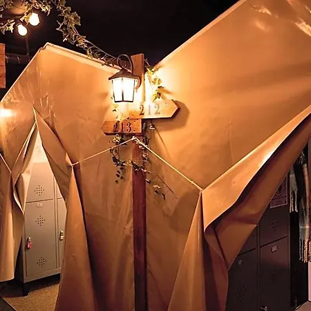 Urban Camper & Bar بيت شباب