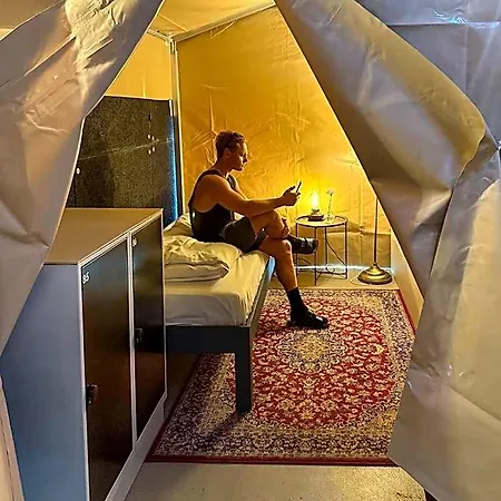بيت شباب Urban Camper & Bar كوبنهاجن