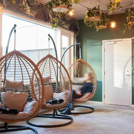 Urban Camper & Bar